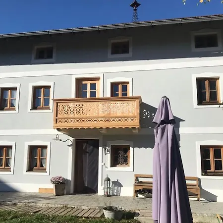 Pferdehof Dietzsch, * Tittmoning